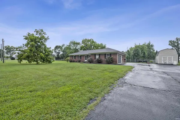 4934 Heckel RD, Evansville, IN 47725