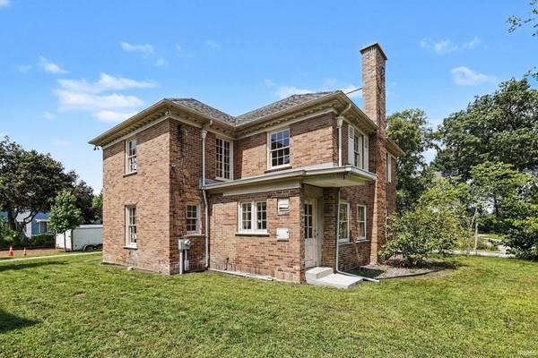 919 Riverside DR, South Bend, IN 46616