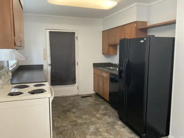 3360 Eastwood DR, Fort Wayne, IN 46805-1606