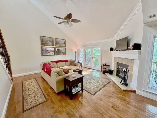 9373 S Pointe Lasalles DR, Bloomington, IN 47401