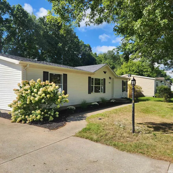 30800 Oaksprings DR, Granger, IN 46530