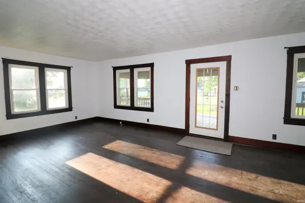 323 E Water ST, Hartford City, IN 47348
