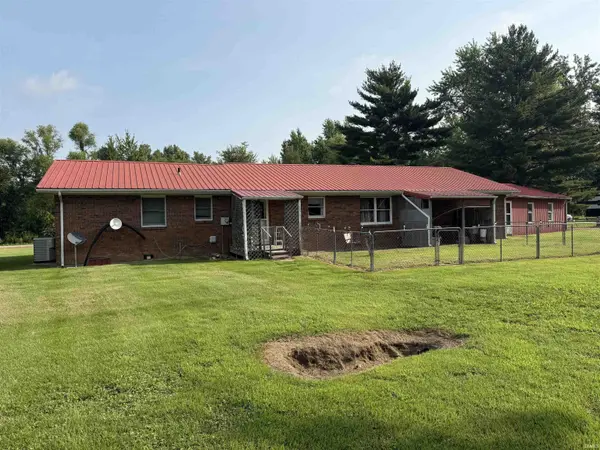 2655 E Degonia RD, Boonville, IN 47601