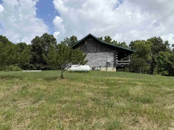9901 W Thacker RD, Bloomington, IN 47403-9561