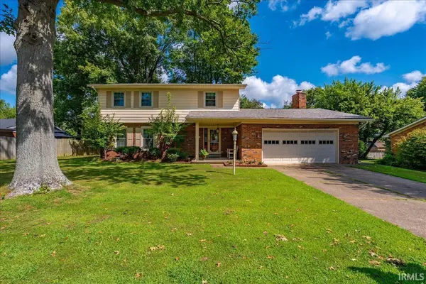 8366 Larch PL, Newburgh, IN 47630
