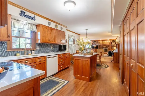 8366 Larch PL, Newburgh, IN 47630