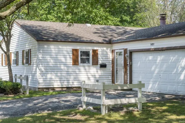 1451 Sutherland LN, South Bend, IN 46614