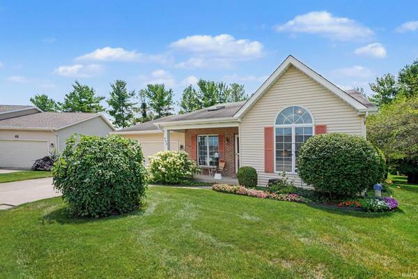 930 Fredericksburg CT, South Bend, IN 46614