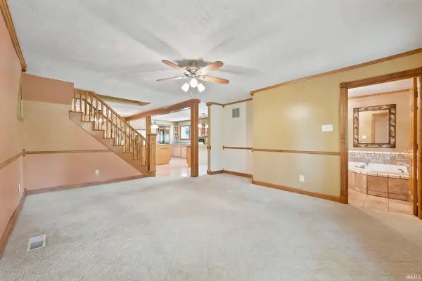 2100 N County Road 800 W ***, Yorktown, IN 47396