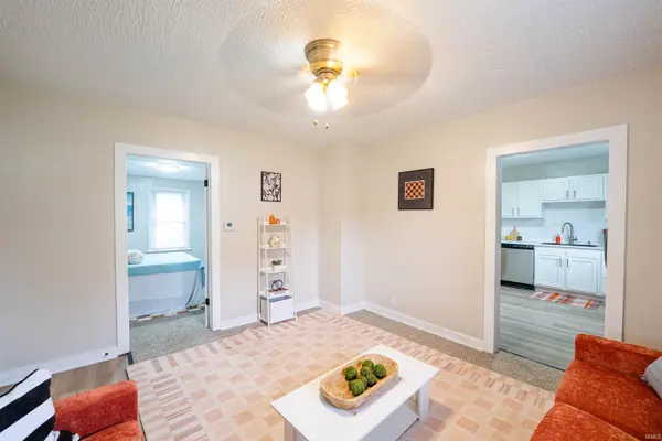 2202 S Delawanda AVE, Muncie, IN 47302