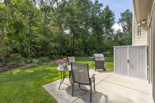 2202 Woodland CT, Elkhart, IN 46514
