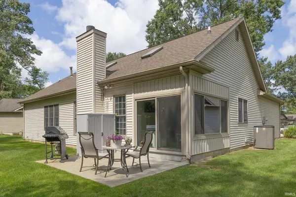 2202 Woodland CT, Elkhart, IN 46514