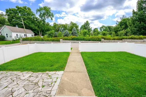 918 W 4TH ST, Bloomington, IN 47404