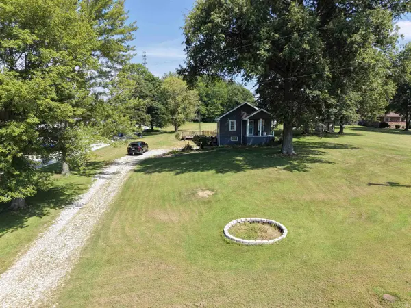 719 Schroeder LN, Evansville, IN 47712