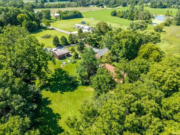 7375 S 1100 E RD, Wolcottville, IN 46795