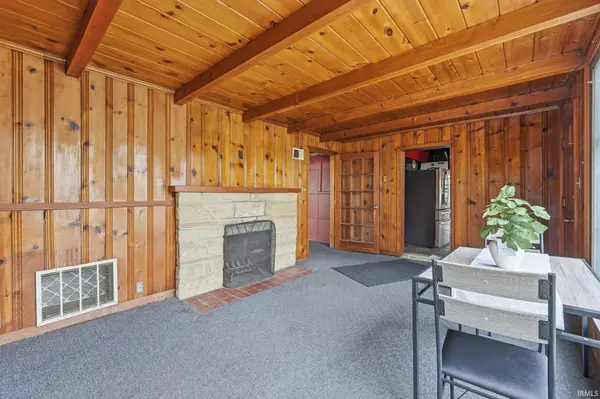 1928 Glenwood AVE, Fort Wayne, IN 46805-2759
