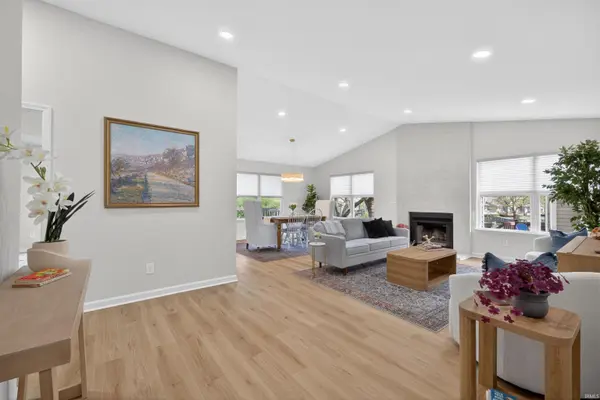 1209 S Hearthstone CT, Bloomington, IN 47401-8885