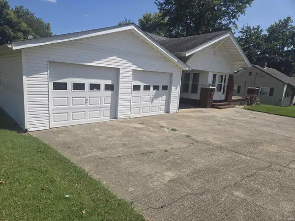 526 E WASHINGTON ST, Oakland City, IN 47660