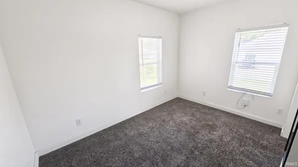 7661 E Scott ST, Dugger, IN 47848-8018