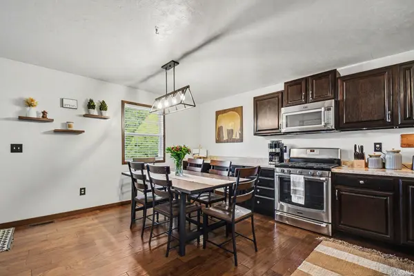9285 E Sleepy Hollow Pkwy, Cromwell, IN 46732