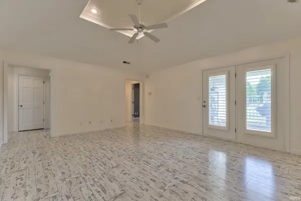 552 S Kasper DR, Santa Claus, IN 47579-6285