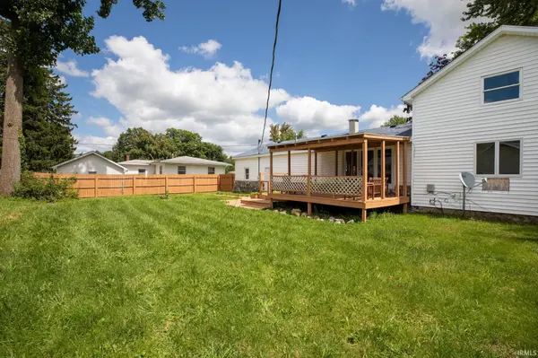 107 E Sunset DR, Bourbon, IN 46504-1533