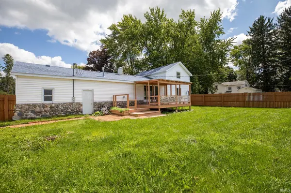 107 E Sunset DR, Bourbon, IN 46504-1533