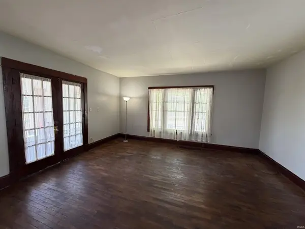1542 N 3rd ST, Logansport, IN 46947