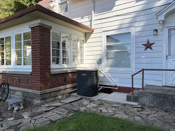 1542 N 3rd ST, Logansport, IN 46947