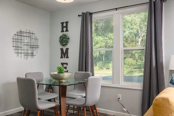 301 W Pendle ST, South Bend, IN 46637-3337