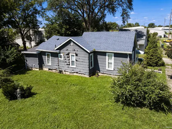 1613 S Gharkey ST, Muncie, IN 47302