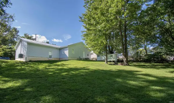 1315 Garden ST, Kendallville, IN 46755-2238