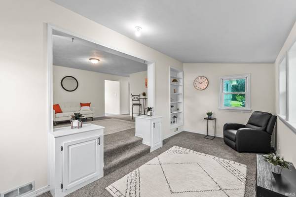 303 Orchard Hill DR, Lagrange, IN 46761-2270