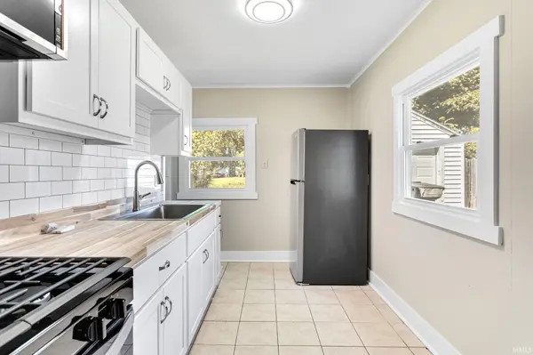 3707 Addison ST, South Bend, IN 46614-1809