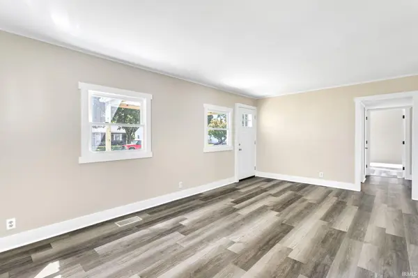 3707 Addison ST, South Bend, IN 46614-1809