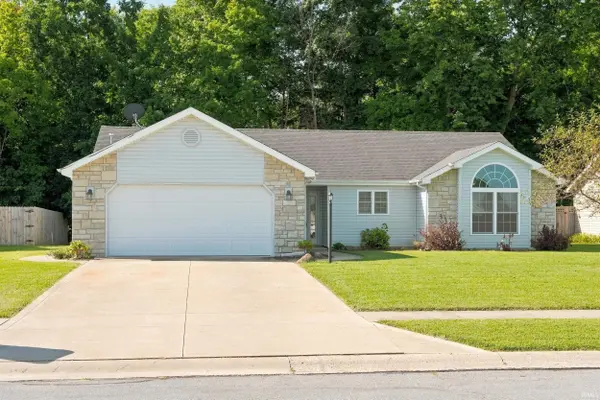 2109 McNair LN, Auburn, IN 46706