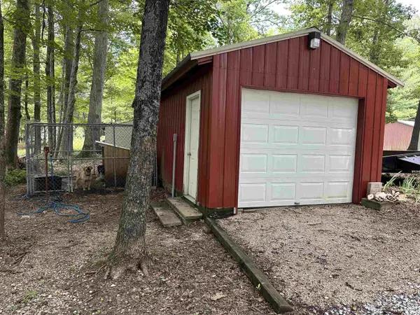 191 Schores LN, Bedford, IN 47421