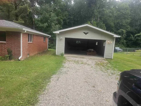 3360 Braysville RD, Spencer, IN 47460