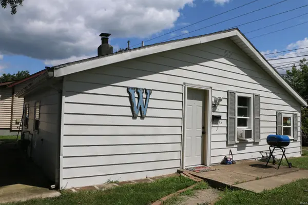 1617 1/2 E 4th ST, Mishawaka, IN 46544