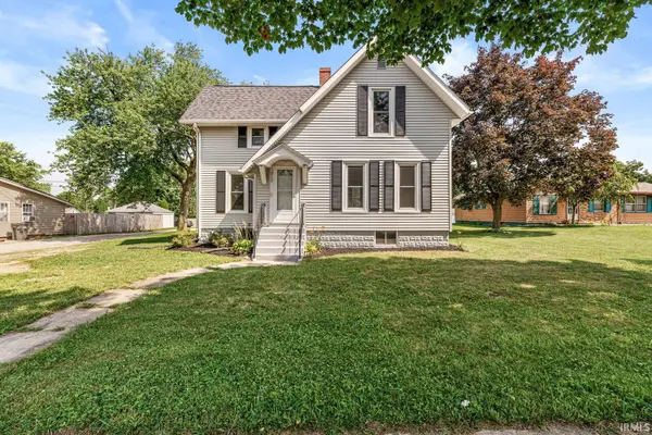 212 E Waterford ST, Wakarusa, IN 46573