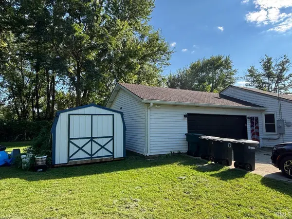 2607 E Michigan ST, Muncie, IN 47302-3837