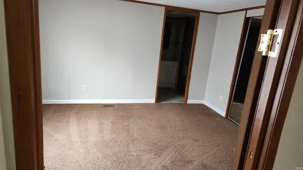 911 N Oolitic DR, Bloomington, IN 47404-2970