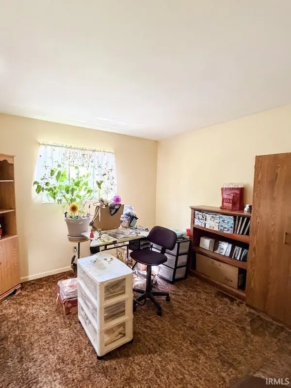 2705 Bellevue DR, Fort Wayne, IN 46825-3817