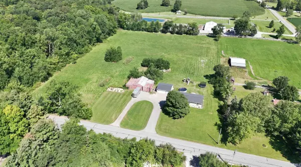 3569 County Road 52 ***, Auburn, IN 46706-9659