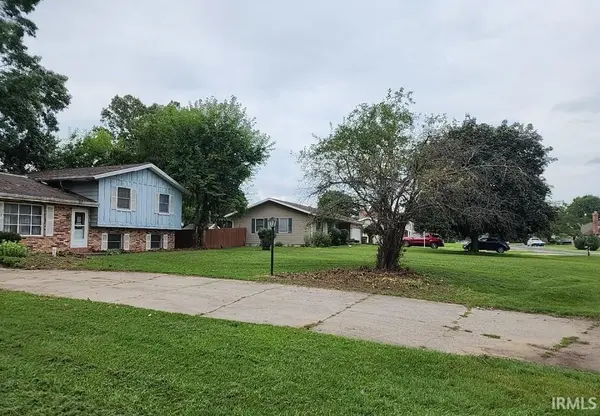56033 Wynnewood DR, Osceola, IN 46561-9528