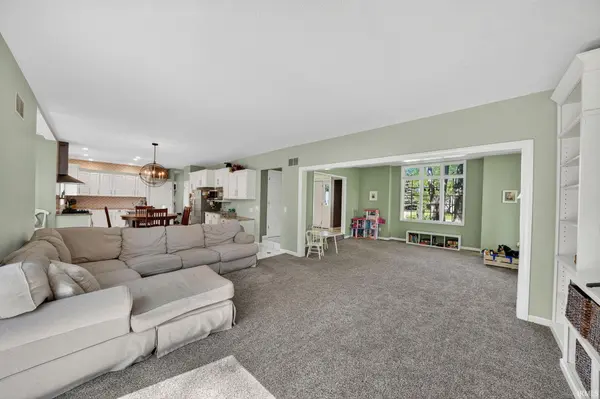 51530 Clubhouse DR, South Bend, IN 46628-9268