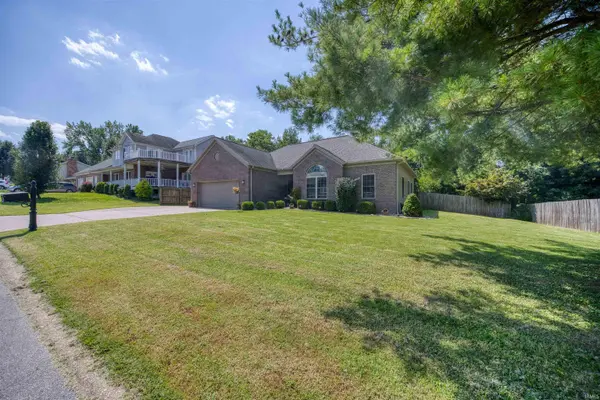4311 Maryjoetta DR, Newburgh, IN 47630