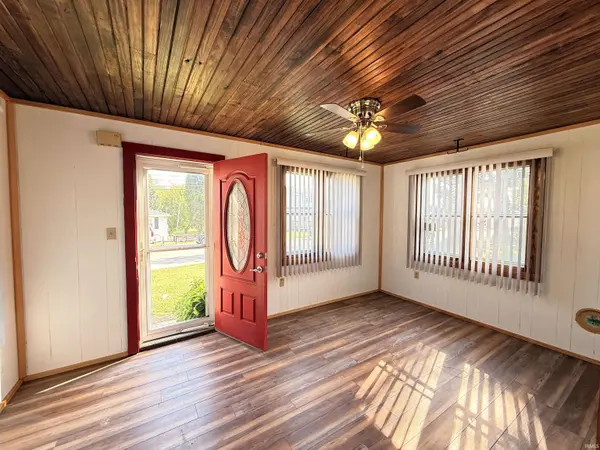 604 E Moore ST, Boonville, IN 47601
