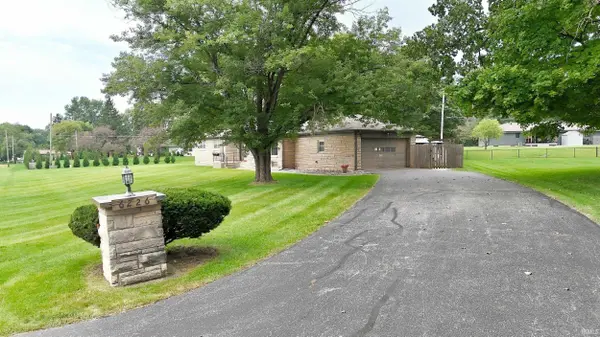 6226 E Hills RD, Fort Wayne, IN 46804-6310