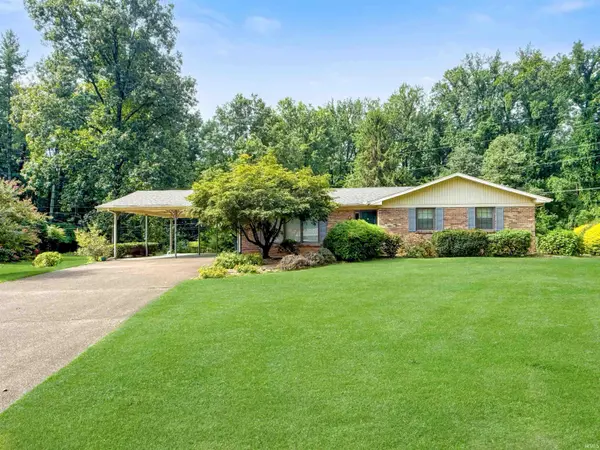 653 Greenview DR, Evansville, IN 47711